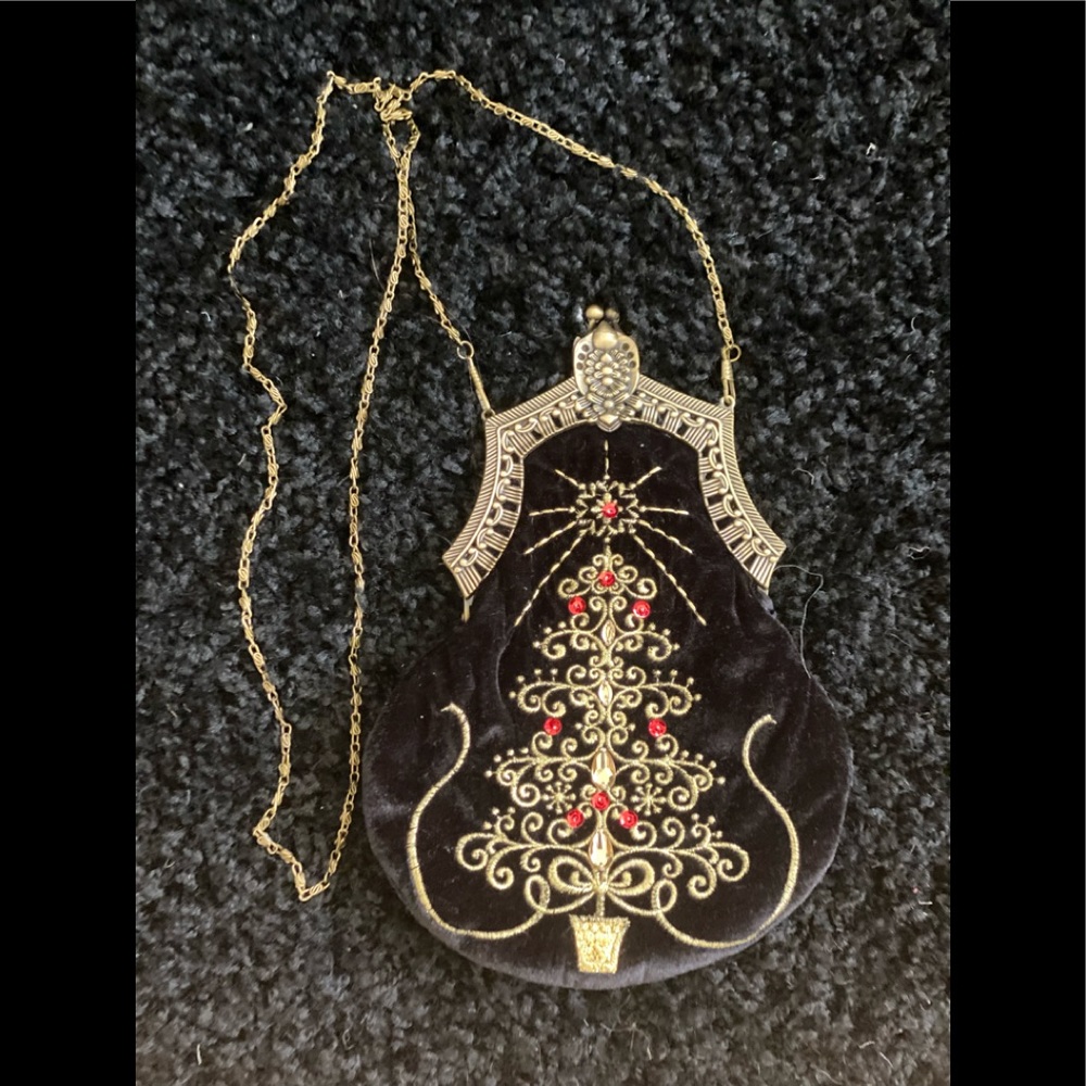 Vintage Crossbody Velvet Black/Embroidered Purse